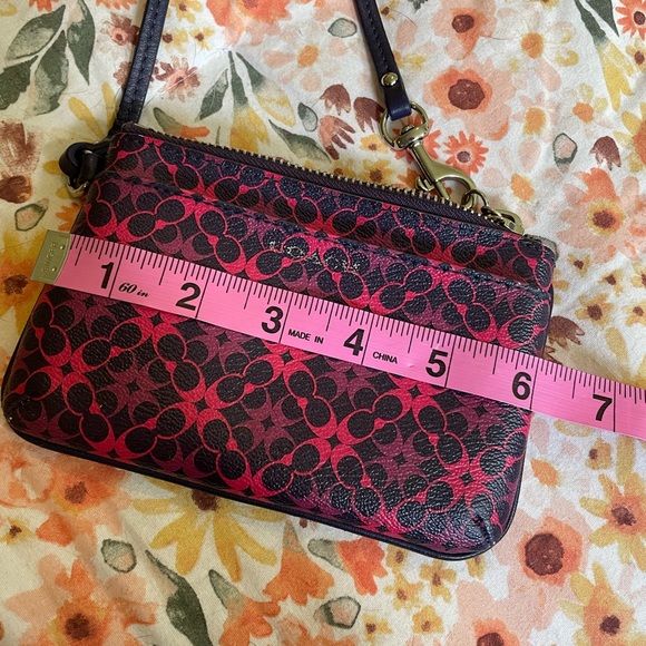 Coach navy/pink patterned wristlet - Picture 7 of 9